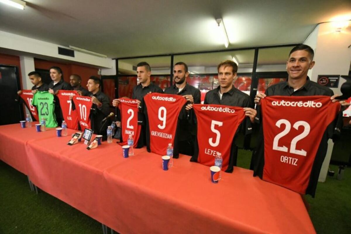 Se cayó el contrato con TBS y Newell's busca nueva marca de indumentaria |  Vía Rosario